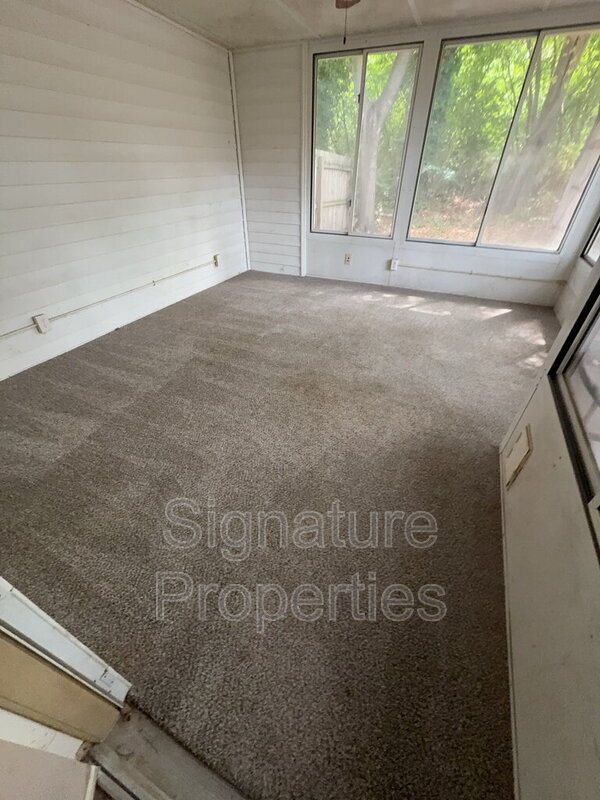 Building Photo - 921 Wickford Dr