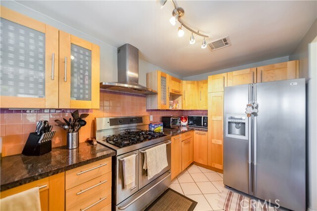 Building Photo - 2168 Lemoyne St