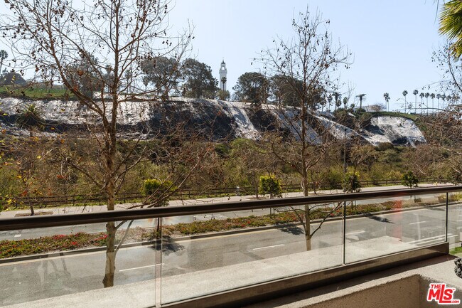 Building Photo - 12765 Bluff Creek Dr