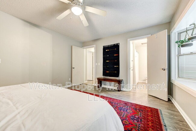 Building Photo - 4104 Mason Dr