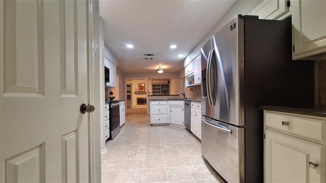 Building Photo - 2813 Woodpath Ln