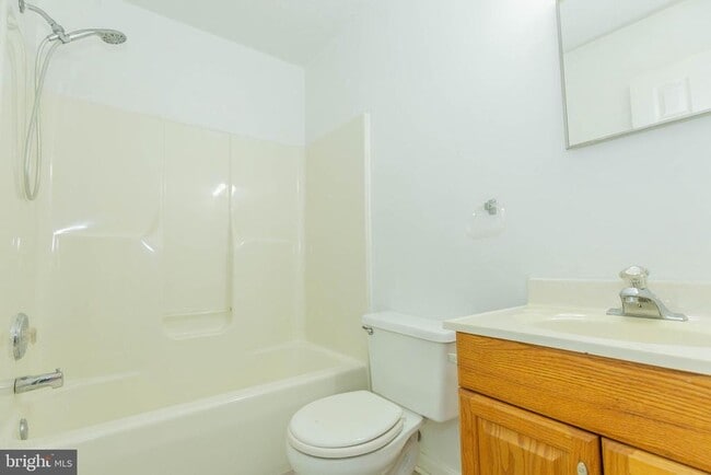 Building Photo - 164 Stadium Cir