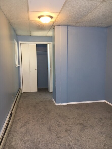 Bedroom - 38 Greeley St