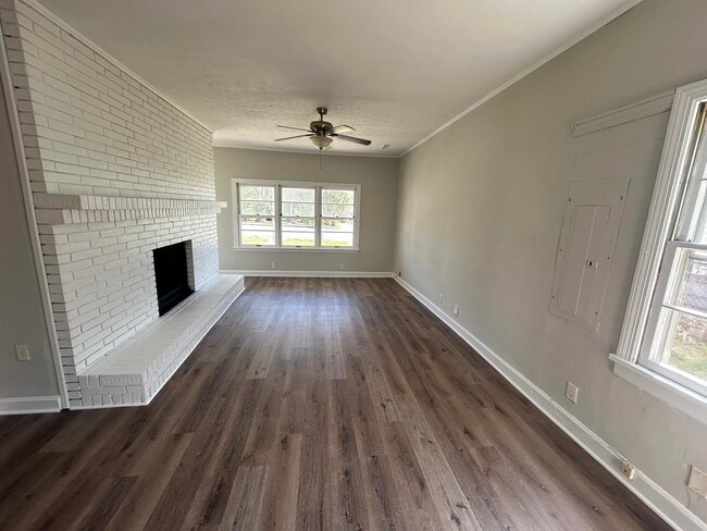 Building Photo - 1311 Nutwood St