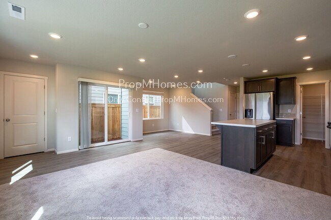 Building Photo - Discover Your Dream Home: Gorgeous Three B...