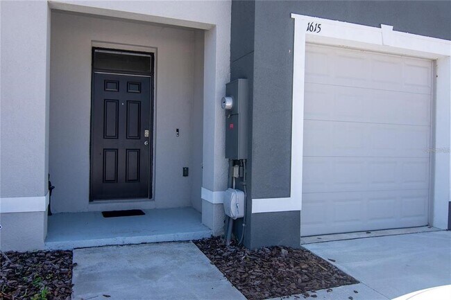 Building Photo - 1615 Hubbell Rd