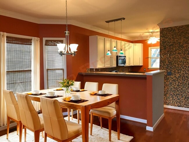Building Photo - Wonderful 3BD 4 BA 1 Car-Garage End Unit T...