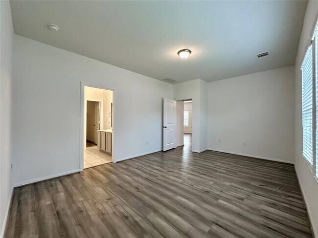 Building Photo - 230 Olympic Dr