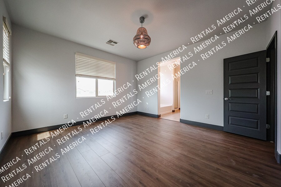 Building Photo - 9862 E Ignition Dr