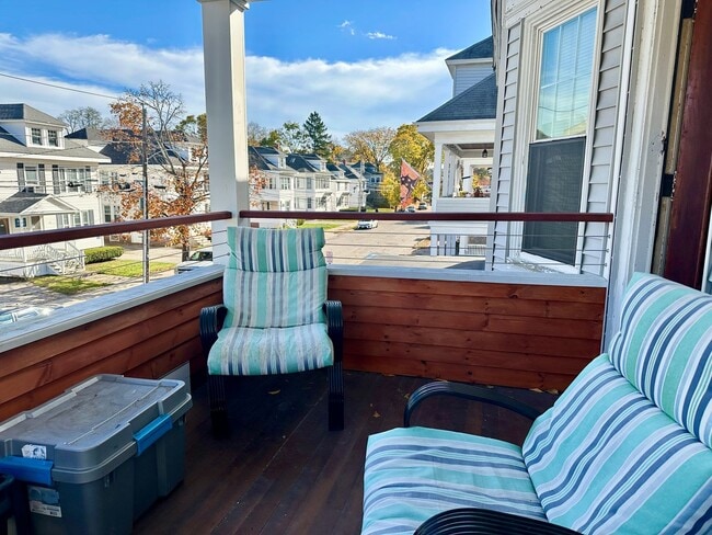 Building Photo - 66-68 Exeter St