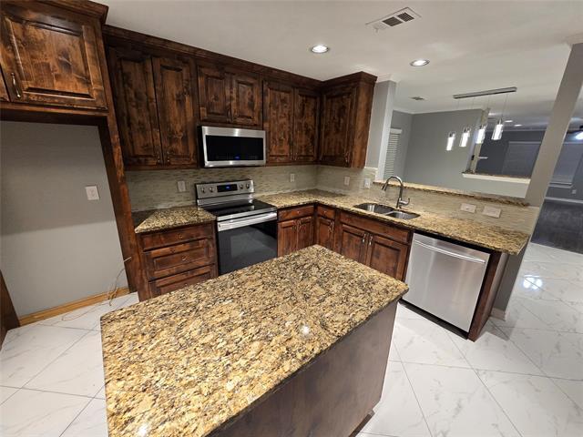 Building Photo - 700 White Fields Way