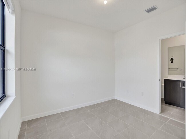 Building Photo - 3436 W 111th Pl