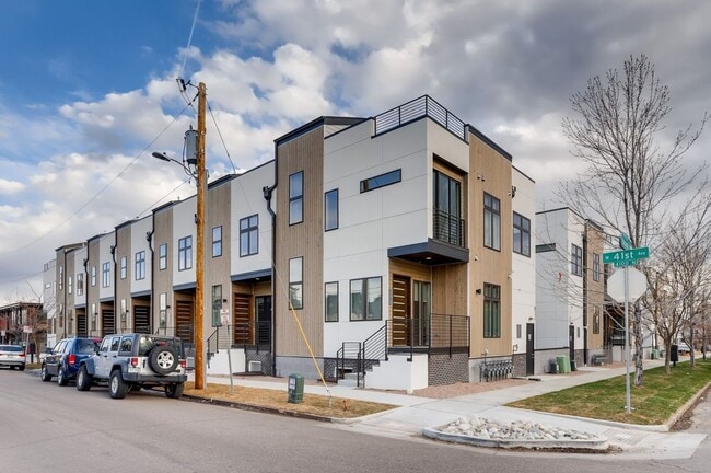 Building Photo - Sunnyside 3 Bedroom Townhomes for Rent