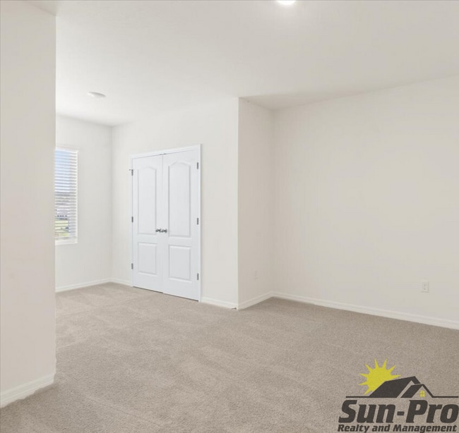 Building Photo - 113 Maya Wy