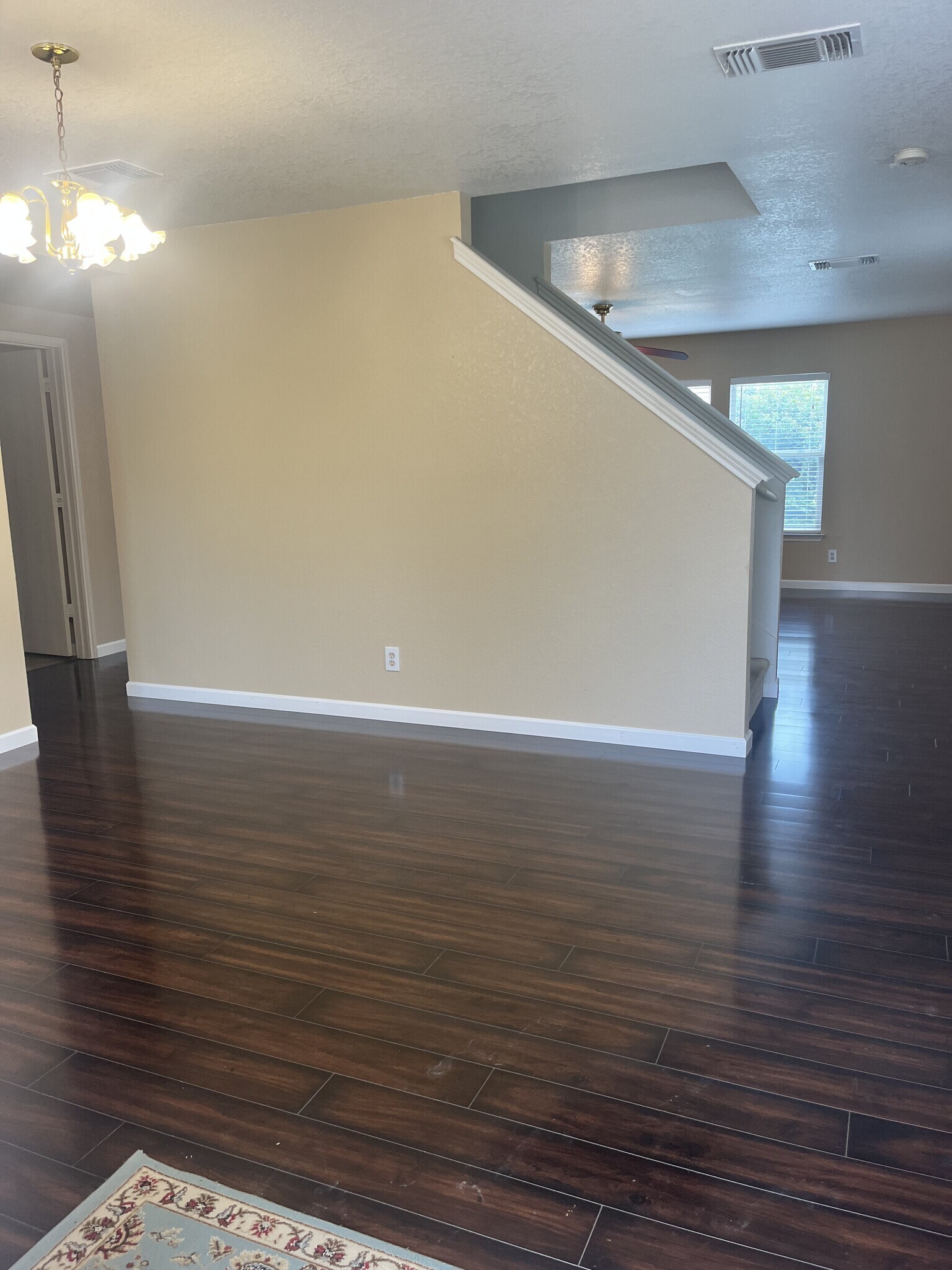 Building Photo - 78 Viking Oak