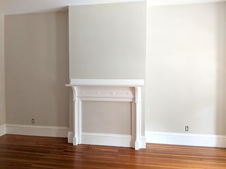 Building Photo - 16 Park Ave