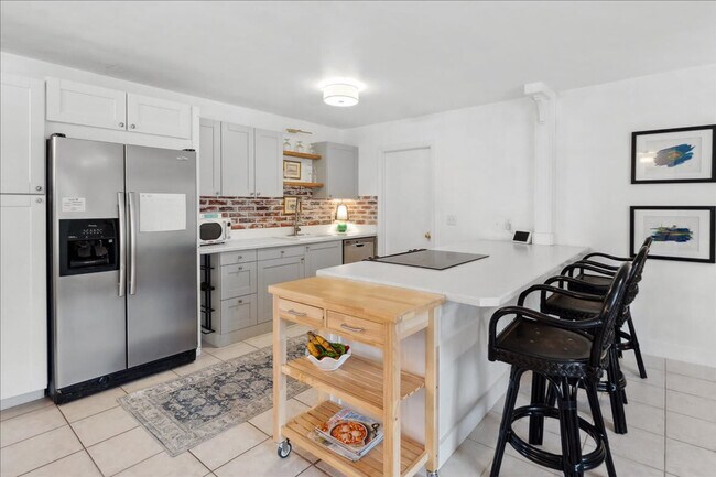 Building Photo - 171 Salmon Dr NE