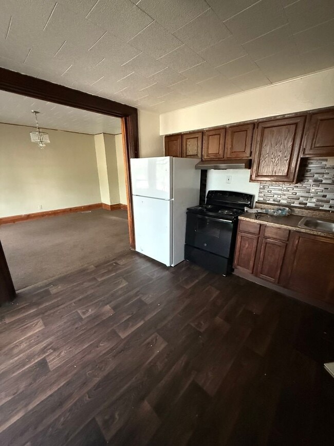 Building Photo - 3601 W Highland Blvd