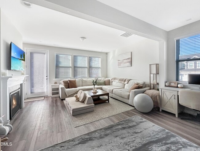 Building Photo - 779 Creekway Dr