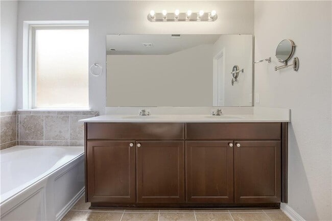 Building Photo - 7220 Longford Trail