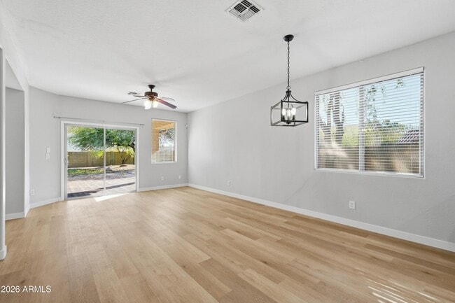 Building Photo - 1711 W Twain Ct