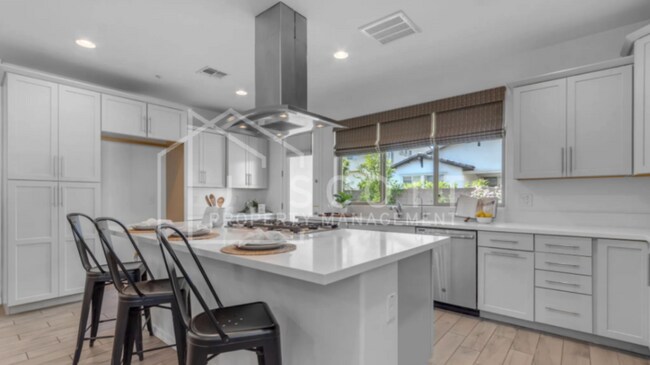 Building Photo - Modern 4-Bedroom Home with Upgraded Kitche...
