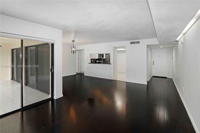 Building Photo - 9020 SW 125th Ave