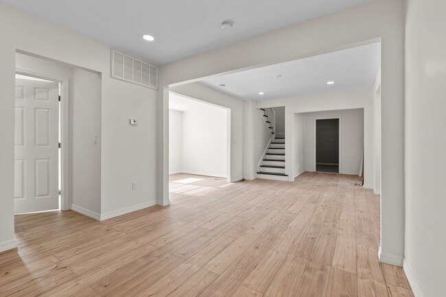 Building Photo - 402 S Franklin St