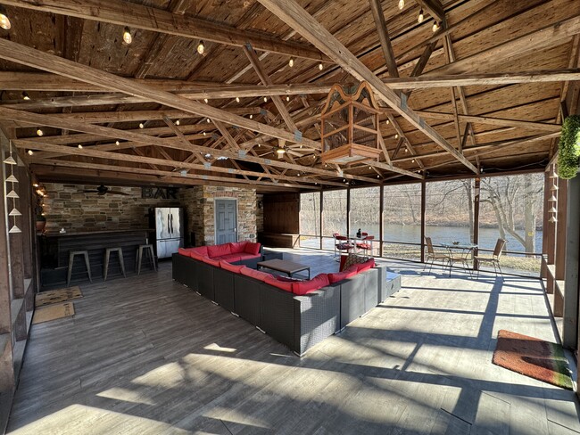 Building Photo - 312 Lehigh Dr