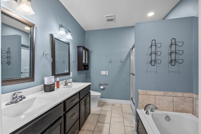 Building Photo - 145 Summerfield Way