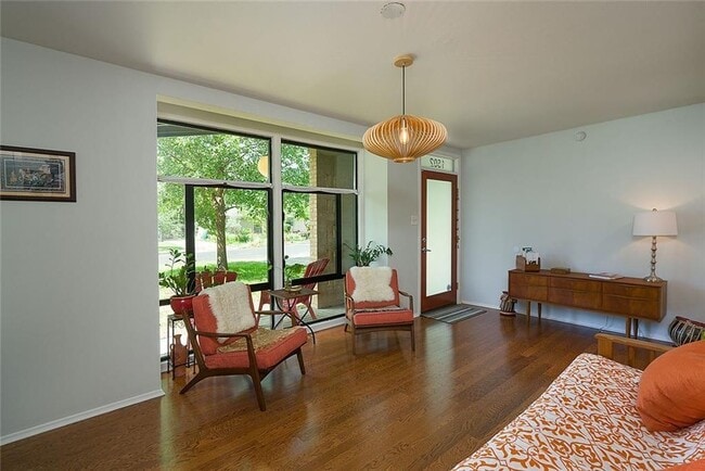 Building Photo - 1502 Corona Dr