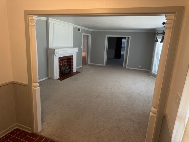 Building Photo - 504 Fleming Dr
