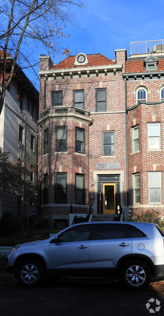 Building Photo - 1787 Lanier Pl NW