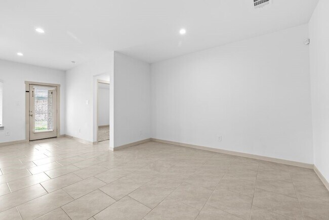 Building Photo - 4903 Pne Hvn Ln