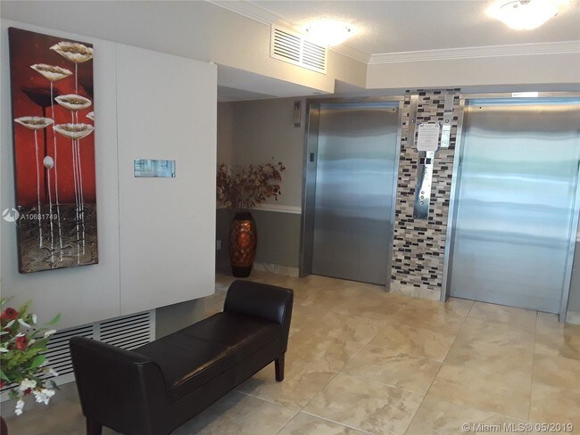 Building Photo - 3499 Oaks Way