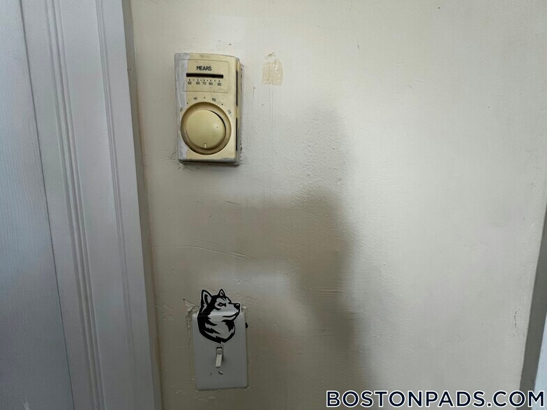 Building Photo - 881 Huntington Ave