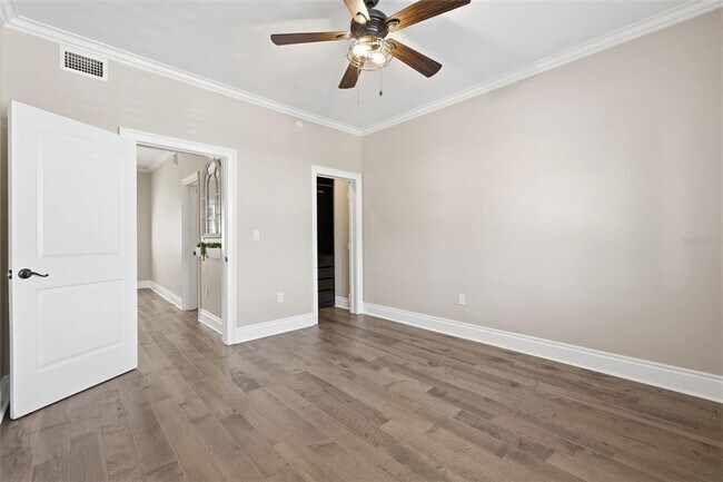 Building Photo - 2117 W Dekle Ave