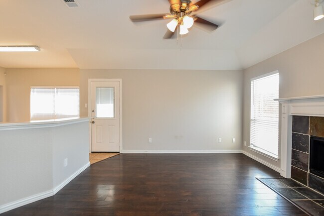 Building Photo - 911 Walters Dr