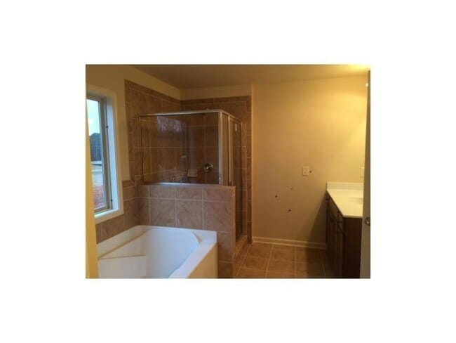 Building Photo - 6010 Pine Bluff Dr