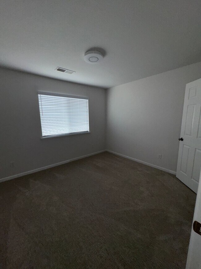 Building Photo - Looking for a Great Place to live?