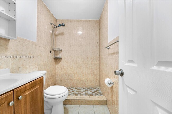 Building Photo - 1305 W 53rd St