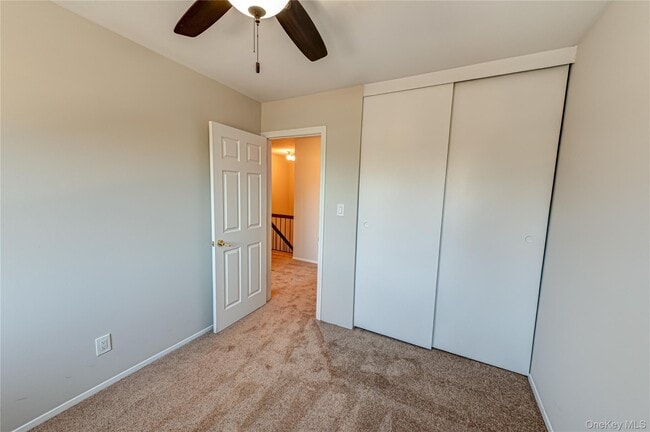 Building Photo - 213 Storm Dr