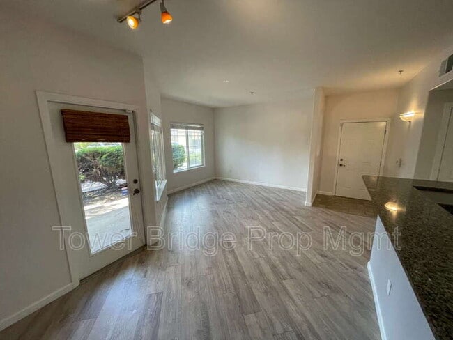 Building Photo - 4200 E Commerce Way