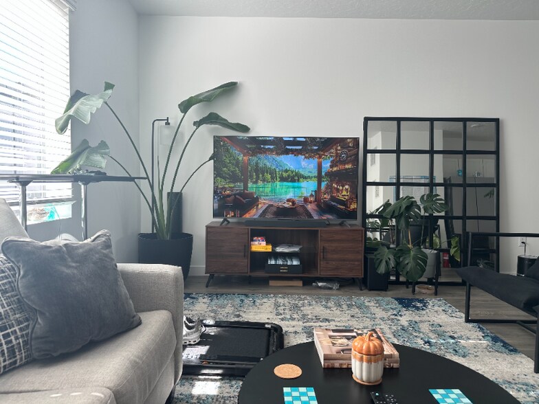 Building Photo - 1146 W 340 S