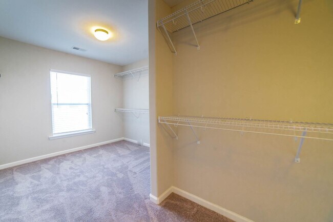 Building Photo - Available Now! ?? ?? ??!