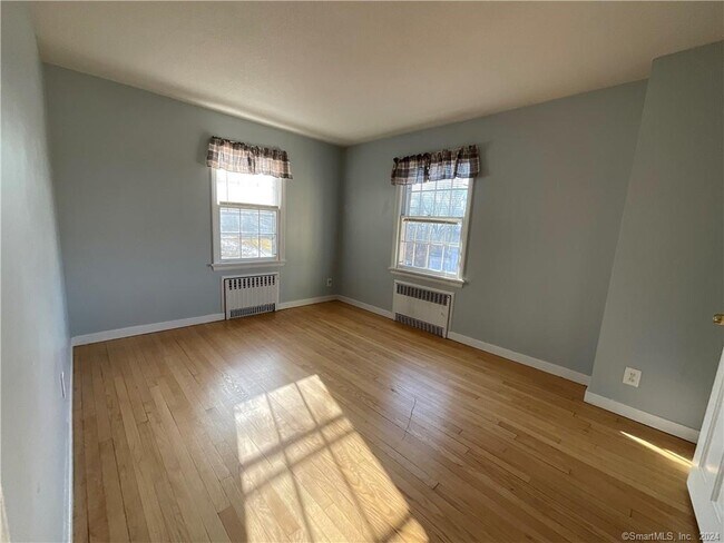 Building Photo - 9 Edwards Rd