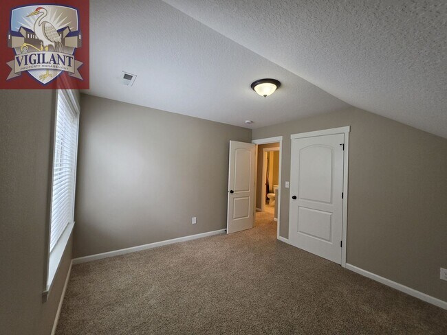 Building Photo - 2605 NE 130th Ct