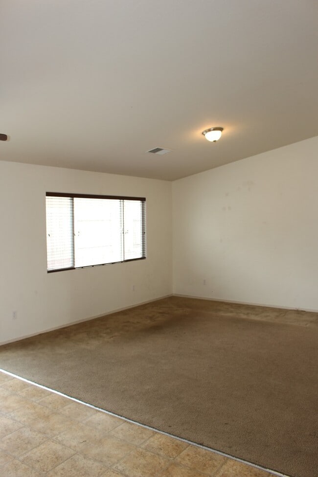 Building Photo - 208 Agile Way