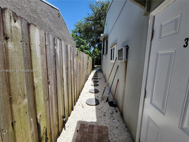 Building Photo - 8295 NE 3rd Ave