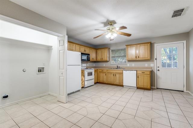 Building Photo - 204 Gerrish St